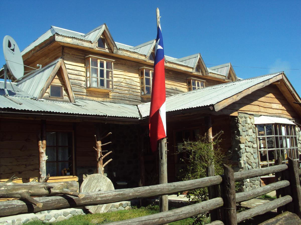 Hosteria Rayen La Junta Exterior foto